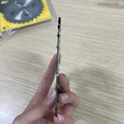 Ảnh cận cảnh lưỡi cưa gỗ XMY chính hãng, chất liệu hợp kim